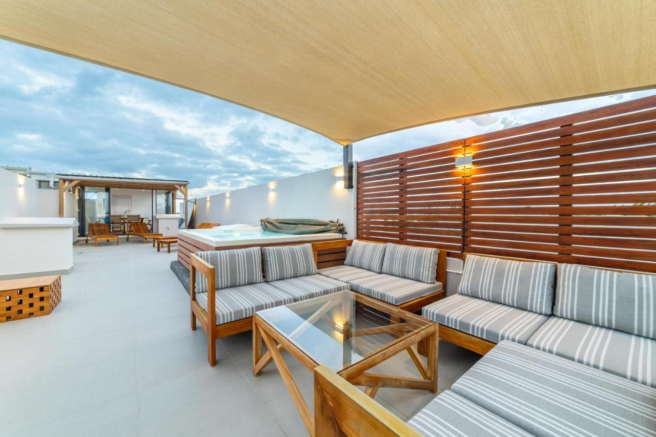 One Bay Residence Unit 15 - Penthouse With Private Roof Top, Jacuzzi And Sea View Grand-Baie Dış mekan fotoğraf