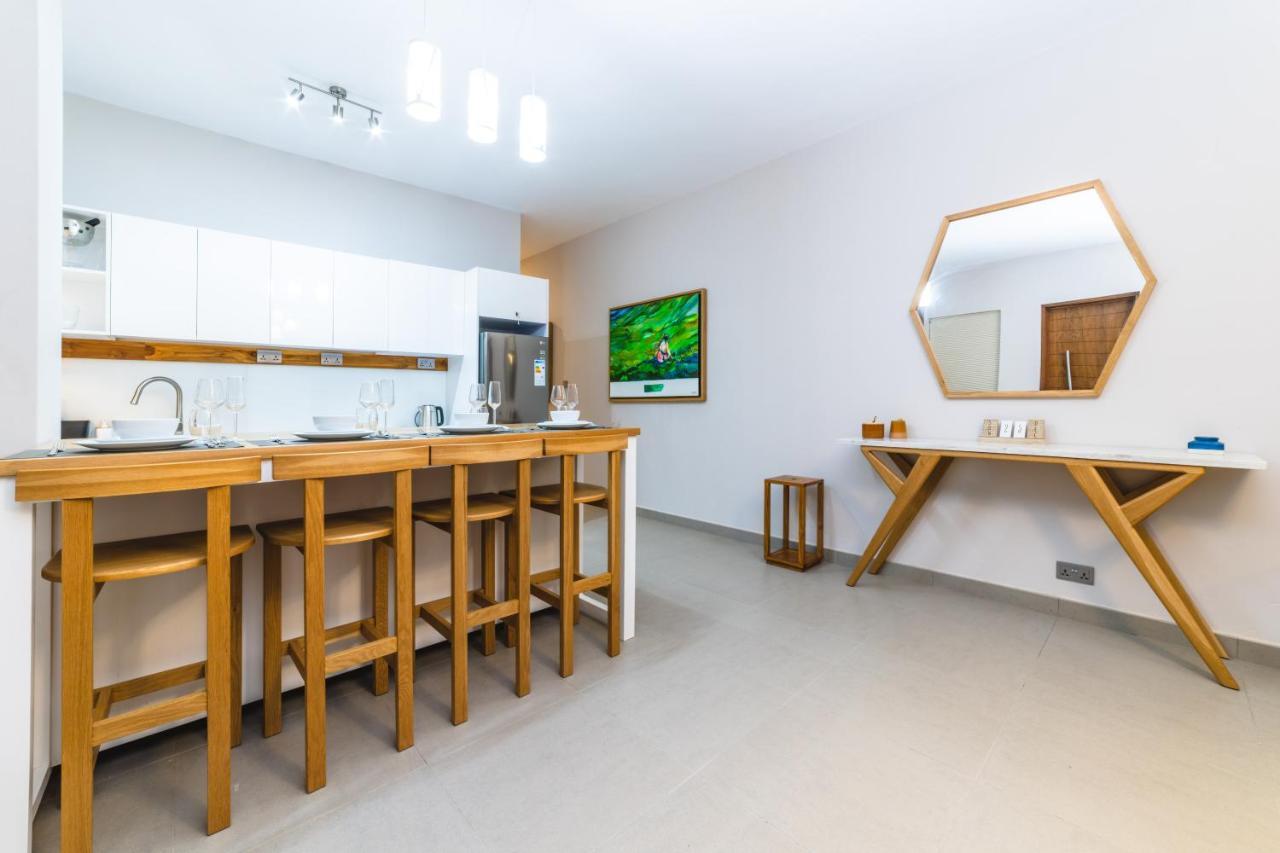 One Bay Residence Unit 15 - Penthouse With Private Roof Top, Jacuzzi And Sea View Grand-Baie Dış mekan fotoğraf